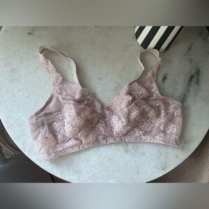 Vintage lace bra